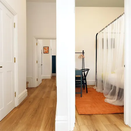 No 8 Grosvenor - 10min Walk From Cabot Circus Apartment