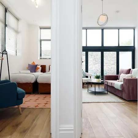 No 8 Grosvenor - 10min Walk From Cabot Circus בריסטול