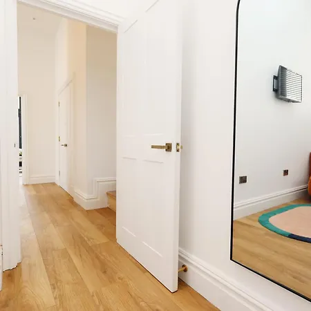No 8 Grosvenor - 10min Walk From Cabot Circus *
