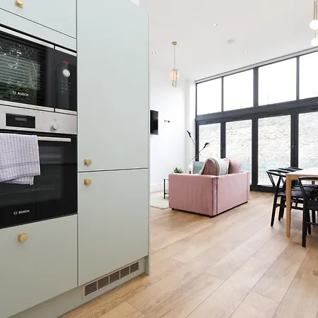 No 8 Grosvenor - 10min Walk From Cabot Circus *