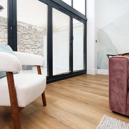 Apartment No 8 Grosvenor - 10min Walk From Cabot Circus Bristol