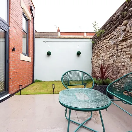 No 8 Grosvenor - 10min Walk From Cabot Circus Apartment